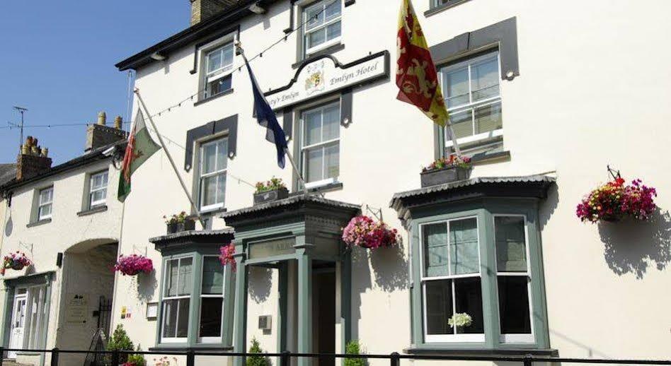 Gwesty'R Emlyn Hotel Newcastle Emlyn Exteriör bild
