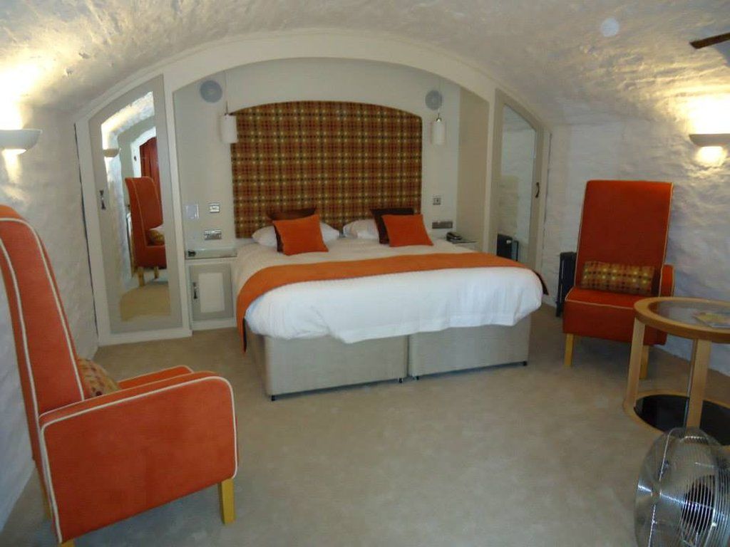 Gwesty'R Emlyn Hotel Newcastle Emlyn Exteriör bild