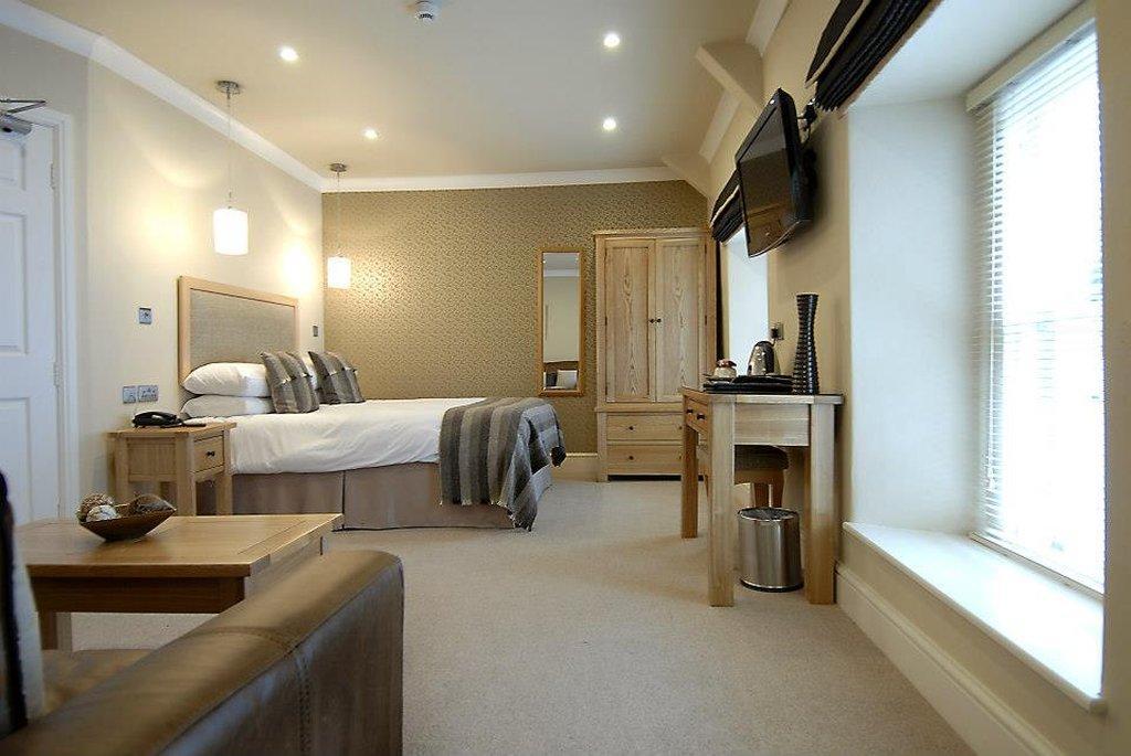 Gwesty'R Emlyn Hotel Newcastle Emlyn Exteriör bild