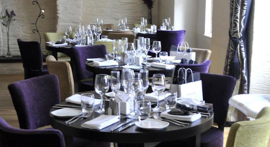 Gwesty'R Emlyn Hotel Newcastle Emlyn Exteriör bild