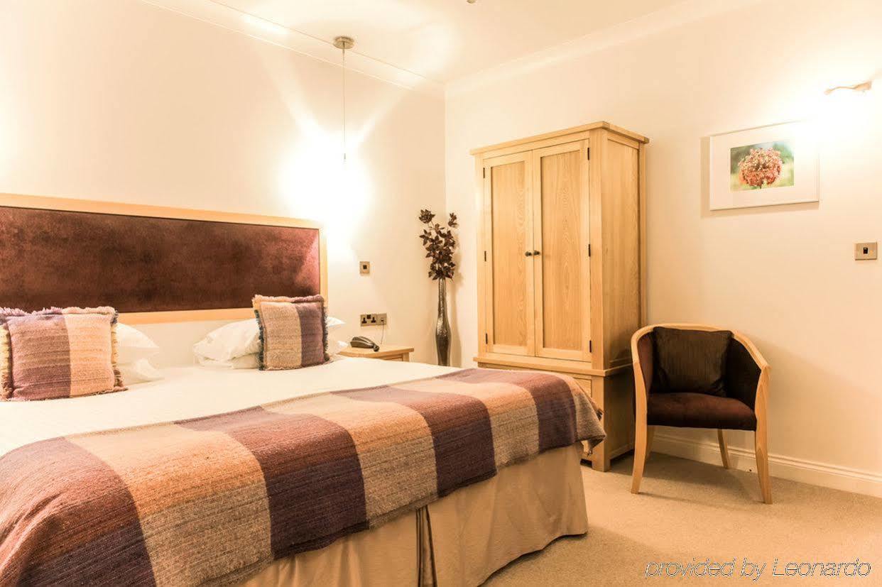 Gwesty'R Emlyn Hotel Newcastle Emlyn Exteriör bild