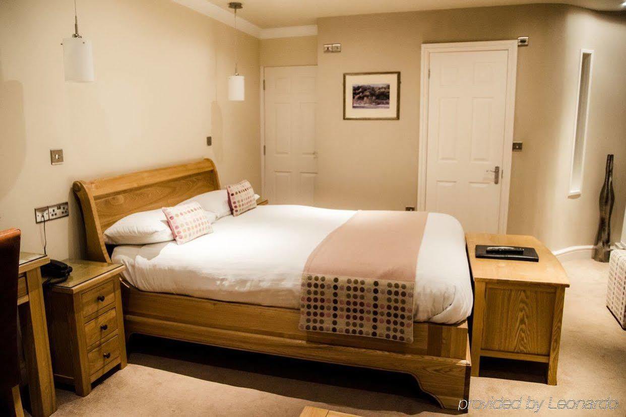 Gwesty'R Emlyn Hotel Newcastle Emlyn Exteriör bild