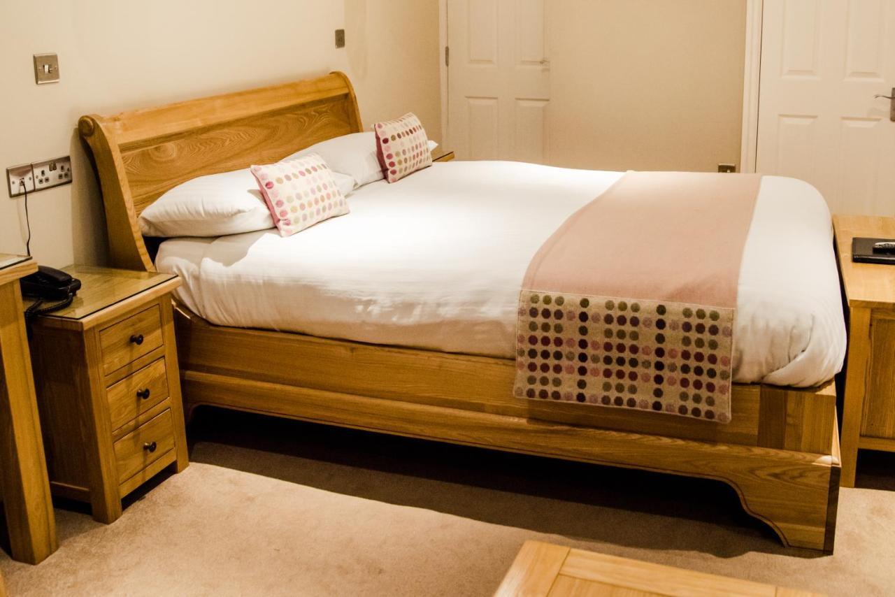 Gwesty'R Emlyn Hotel Newcastle Emlyn Exteriör bild